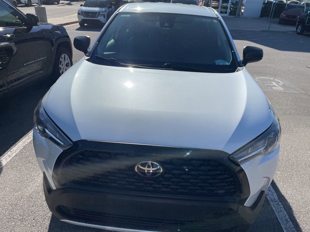 Used 2022 Toyota Corolla Cross L image 2