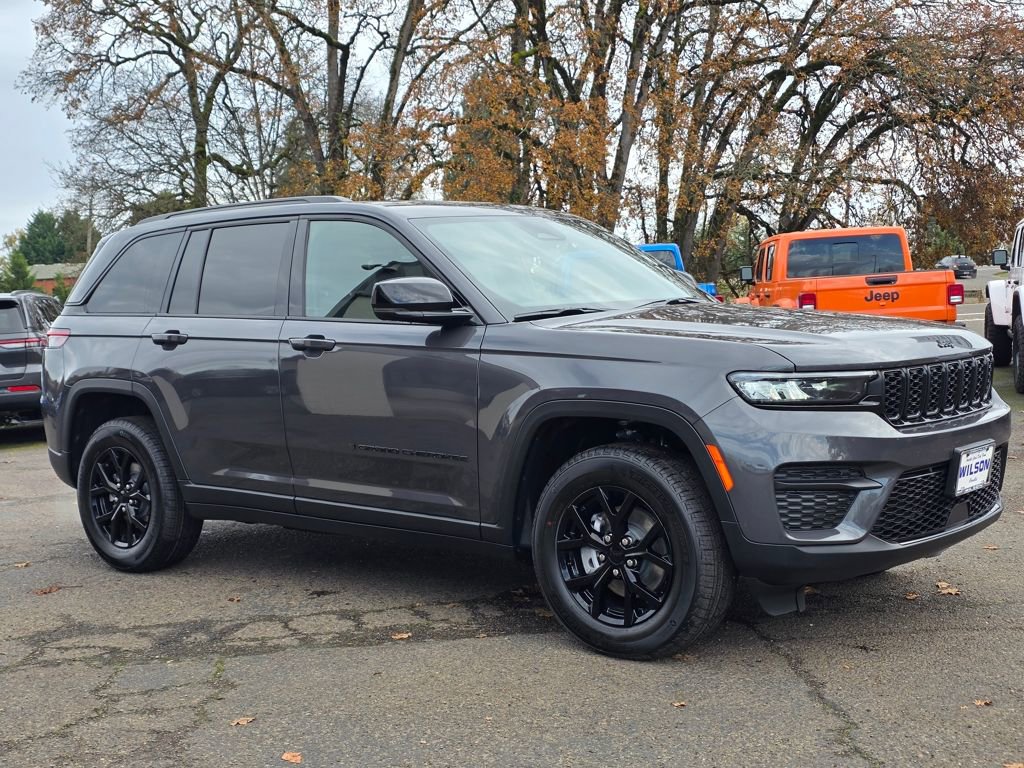 New 2025 Jeep Grand Cherokee Altitude AWD/4WD image 32