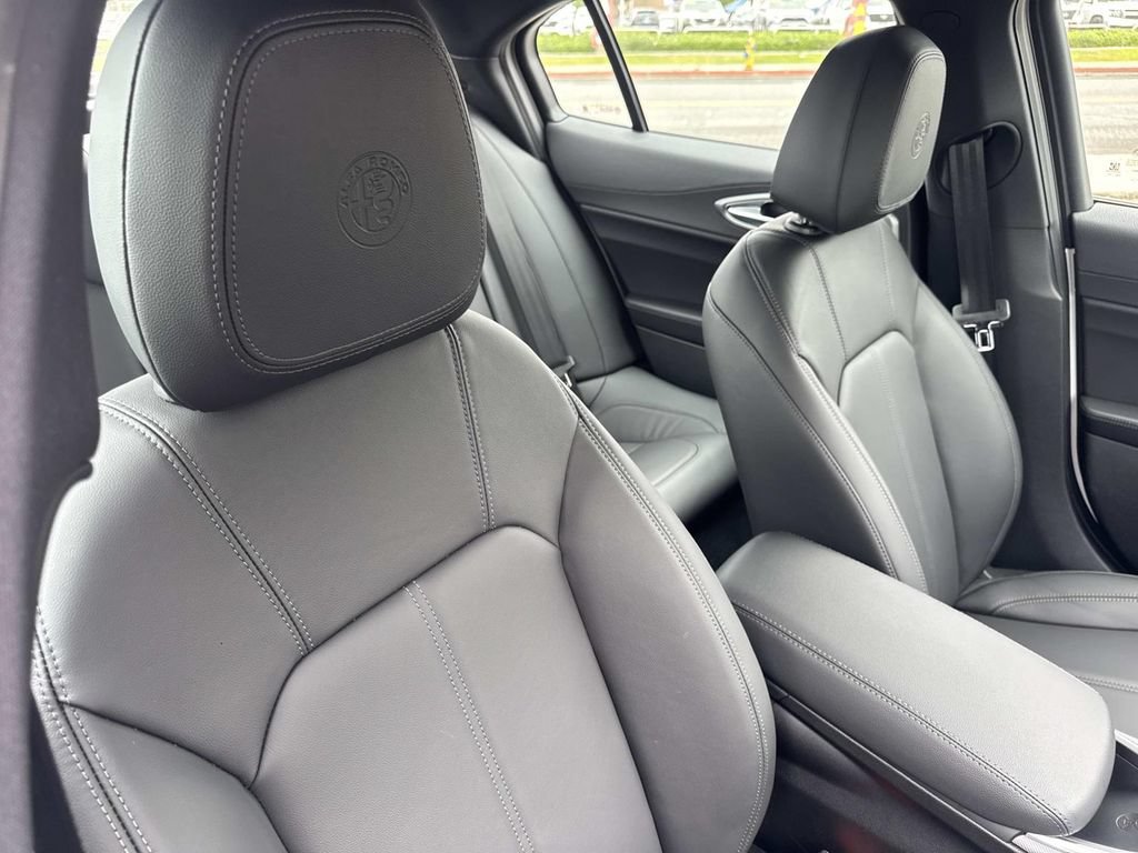 New 2026 Alfa Romeo Giulia w/ Driving Assist Package RWD image 27