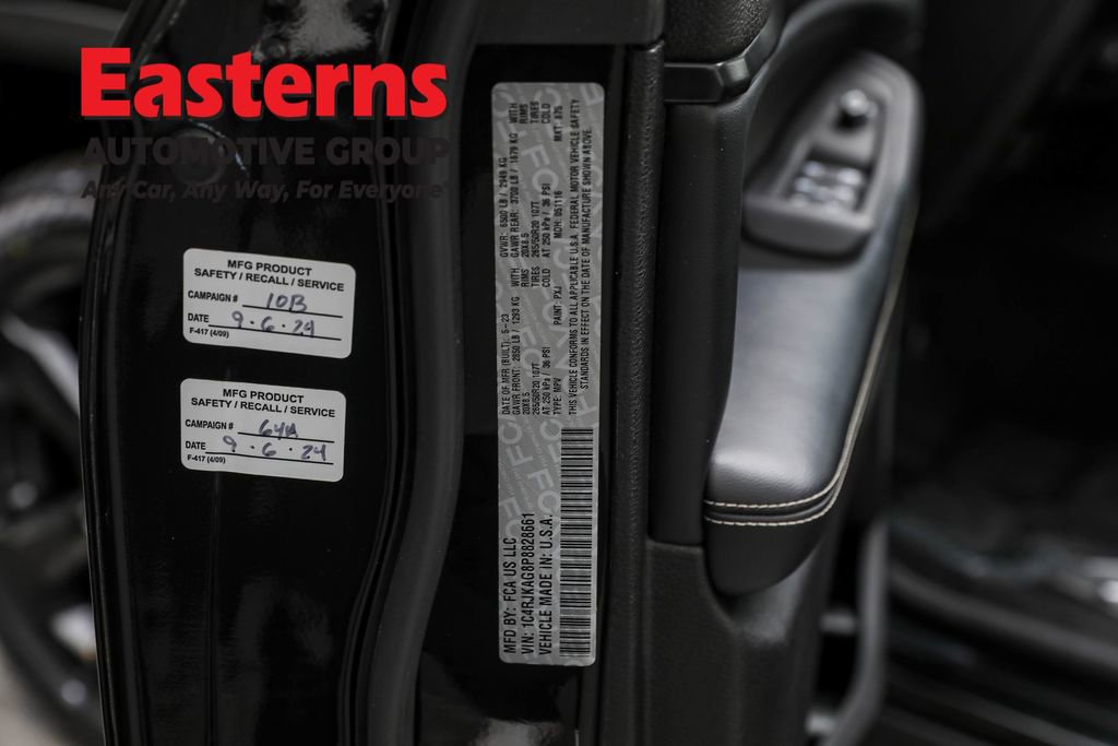 Used 2023 Jeep Grand Cherokee L Laredo image 38