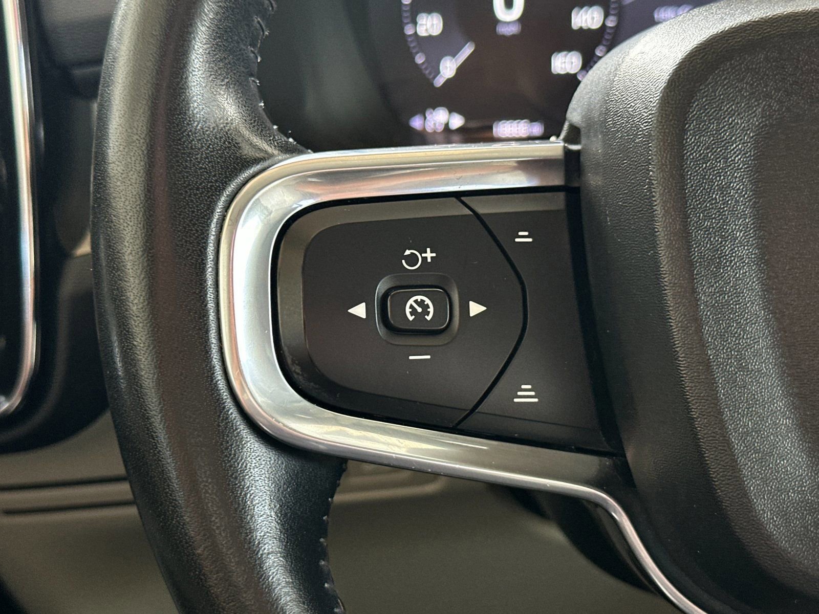 Used 2019 Volvo XC40 T5 Inscription AWD/4WD image 28