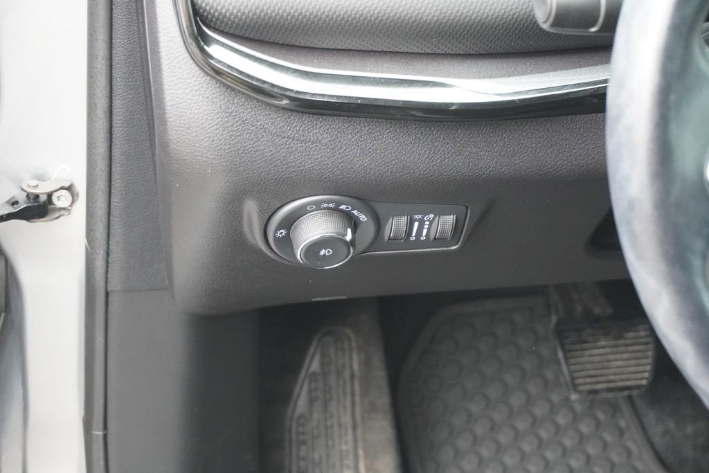 Used 2022 Jeep Compass Altitude w/ Convenience Group AWD/4WD image 16