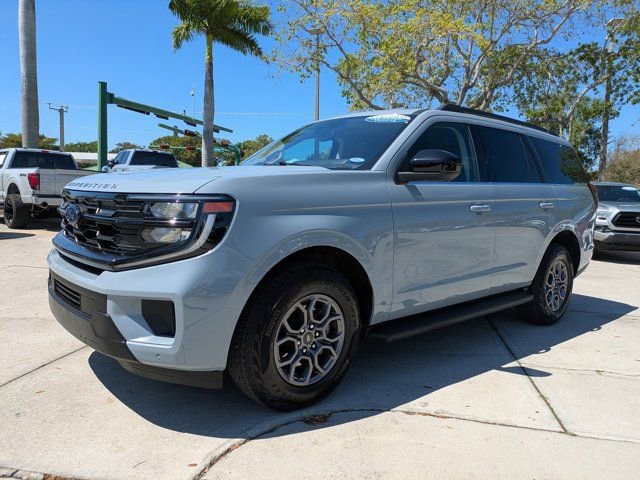 Certified 2025 Ford Expedition Active image 3