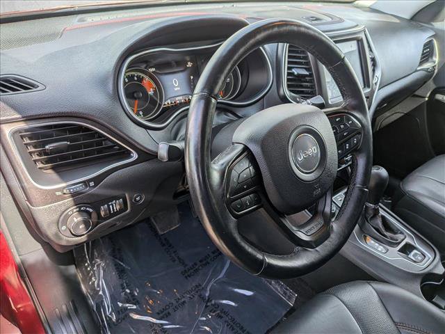 Used 2019 Jeep Cherokee Trailhawk AWD/4WD image 10