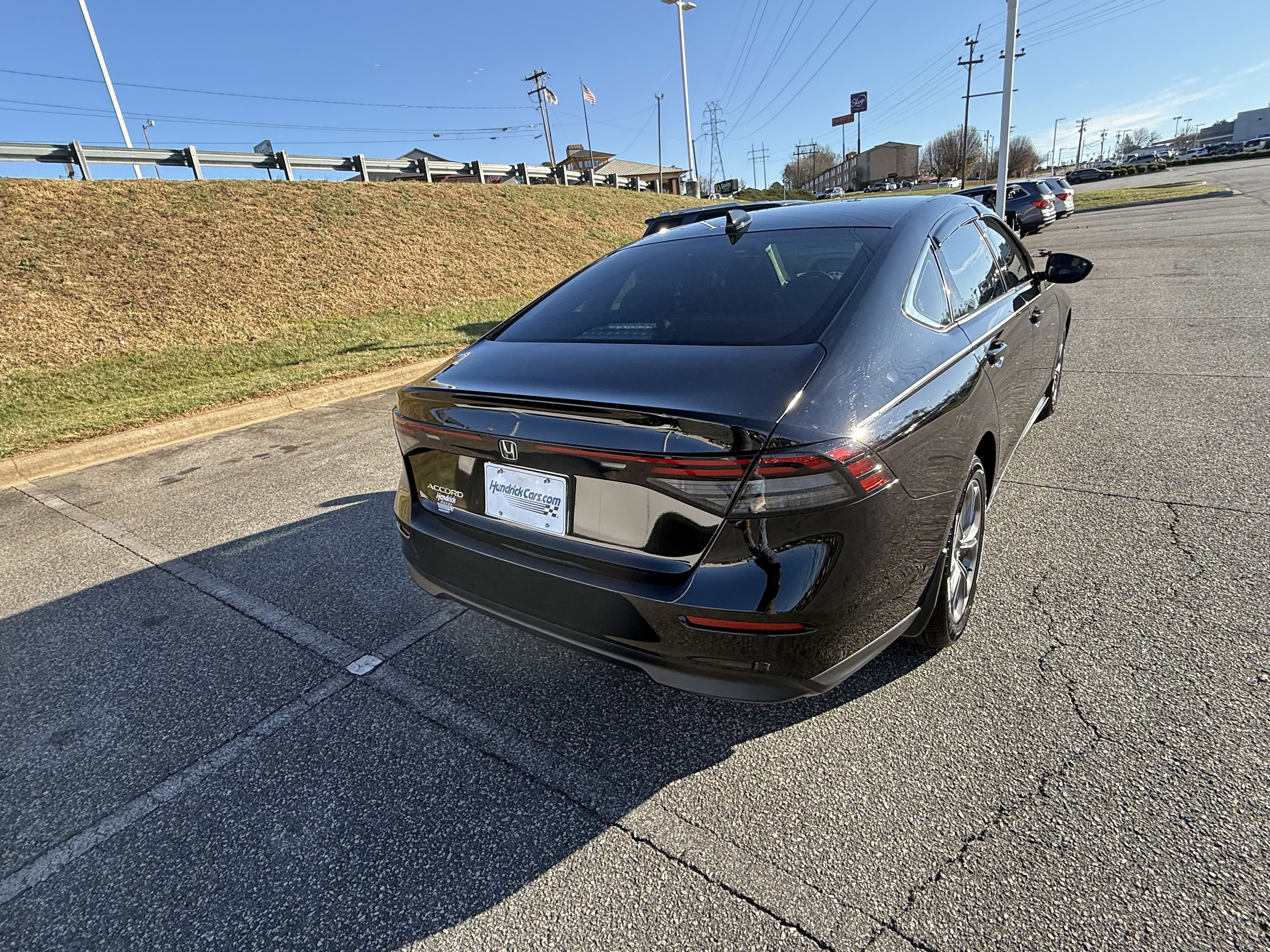 Used 2024 Honda Accord EX image 9