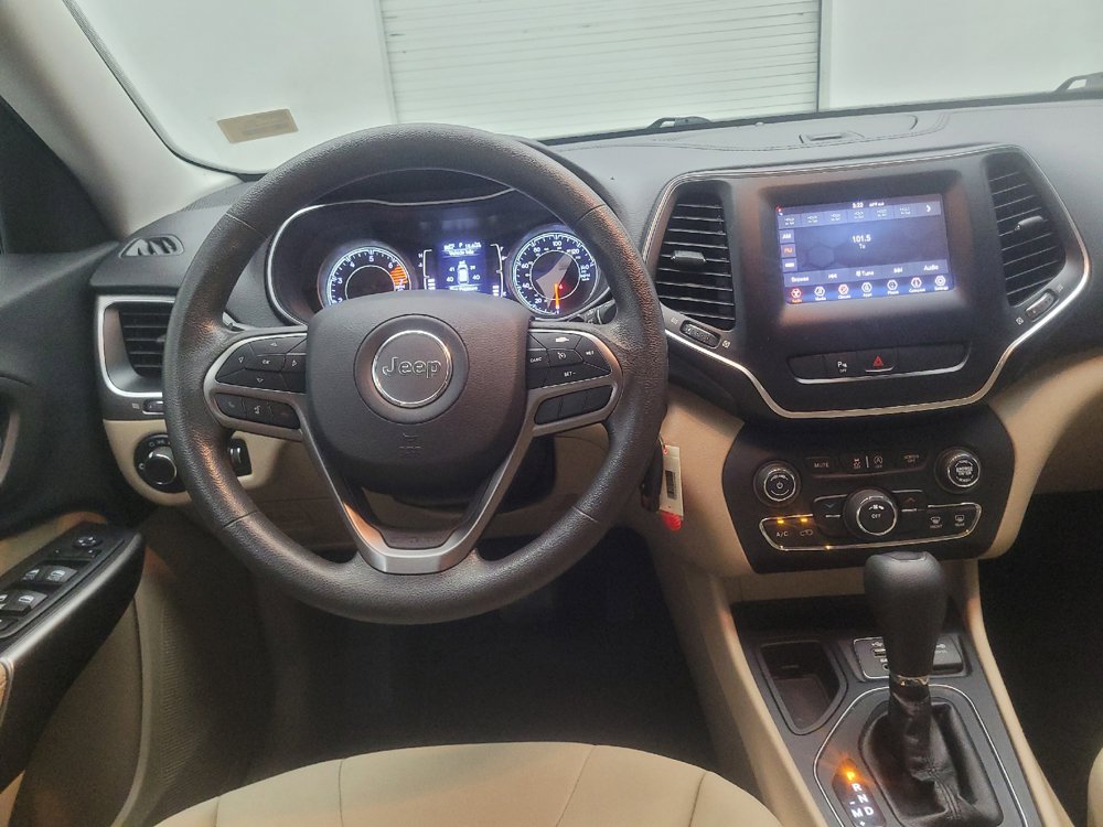 Used 2020 Jeep Cherokee Latitude FWD image 22