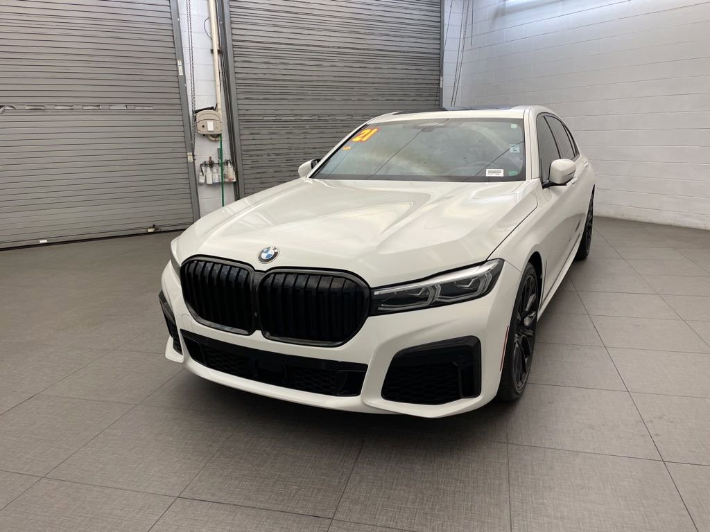 Used 2021 BMW 740i w/ M Sport Package RWD image 3