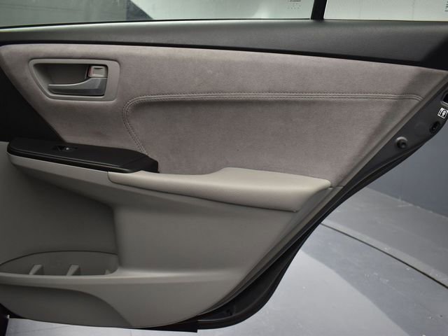 Used 2017 Toyota Camry XSE w/ Moonroof Package FWD image 14