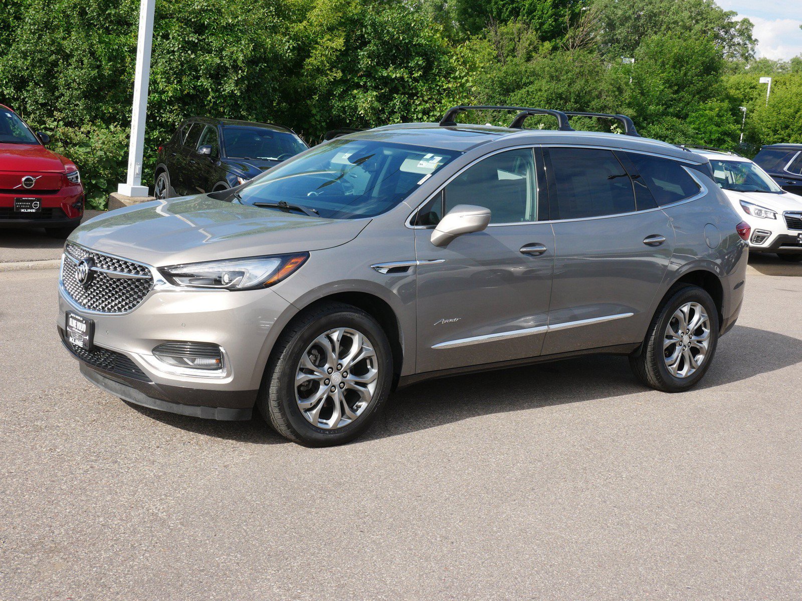 Used 2019 Buick Enclave Avenir w/ Avenir Technology Package AWD/4WD image 3