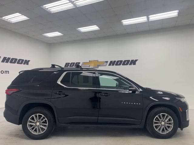 Used 2022 Chevrolet Traverse LT w/ LPO, 'HIT The Road' Package AWD/4WD image 4