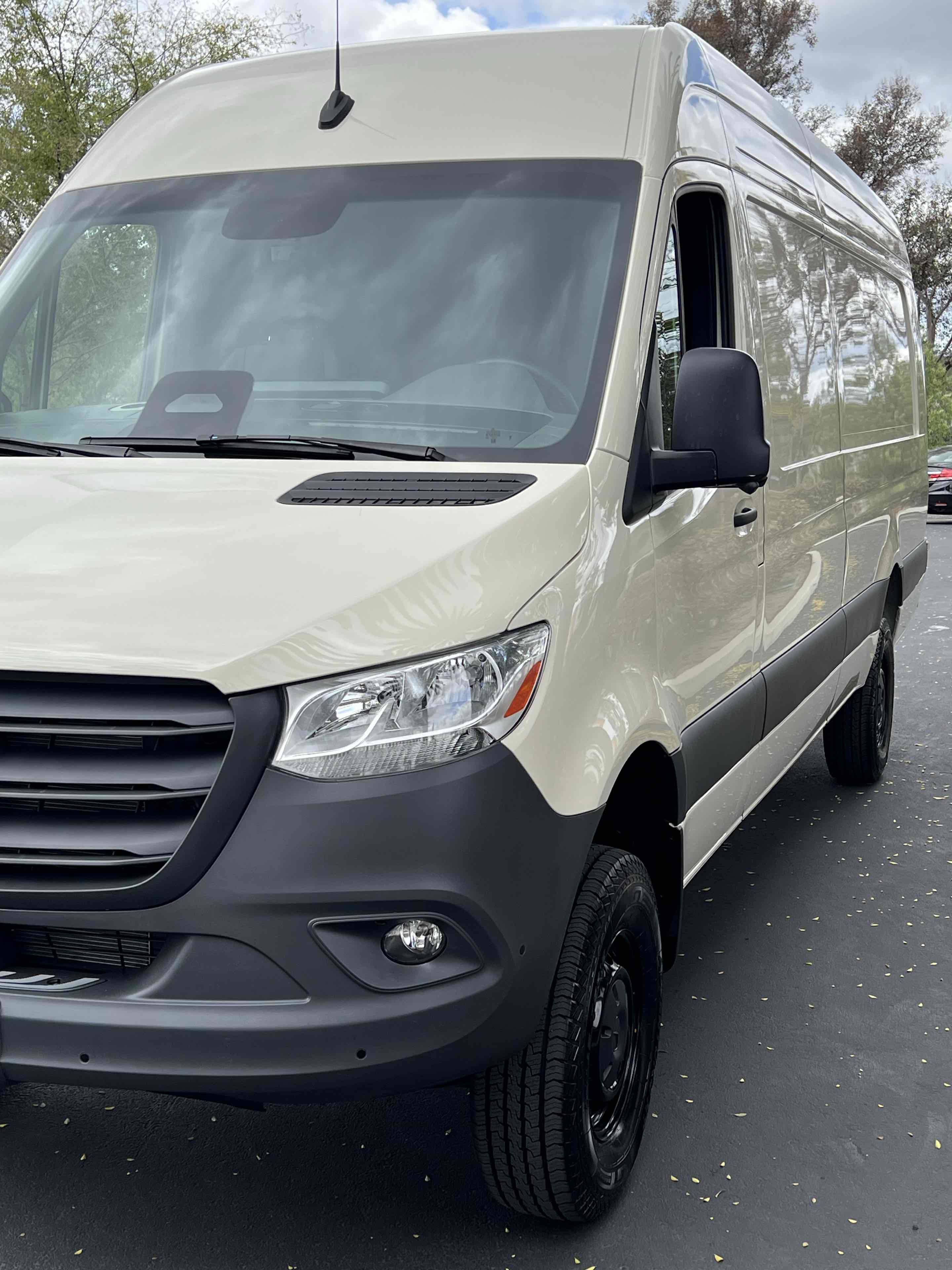 Used 2025 Mercedes-Benz Sprinter 2500 image 53