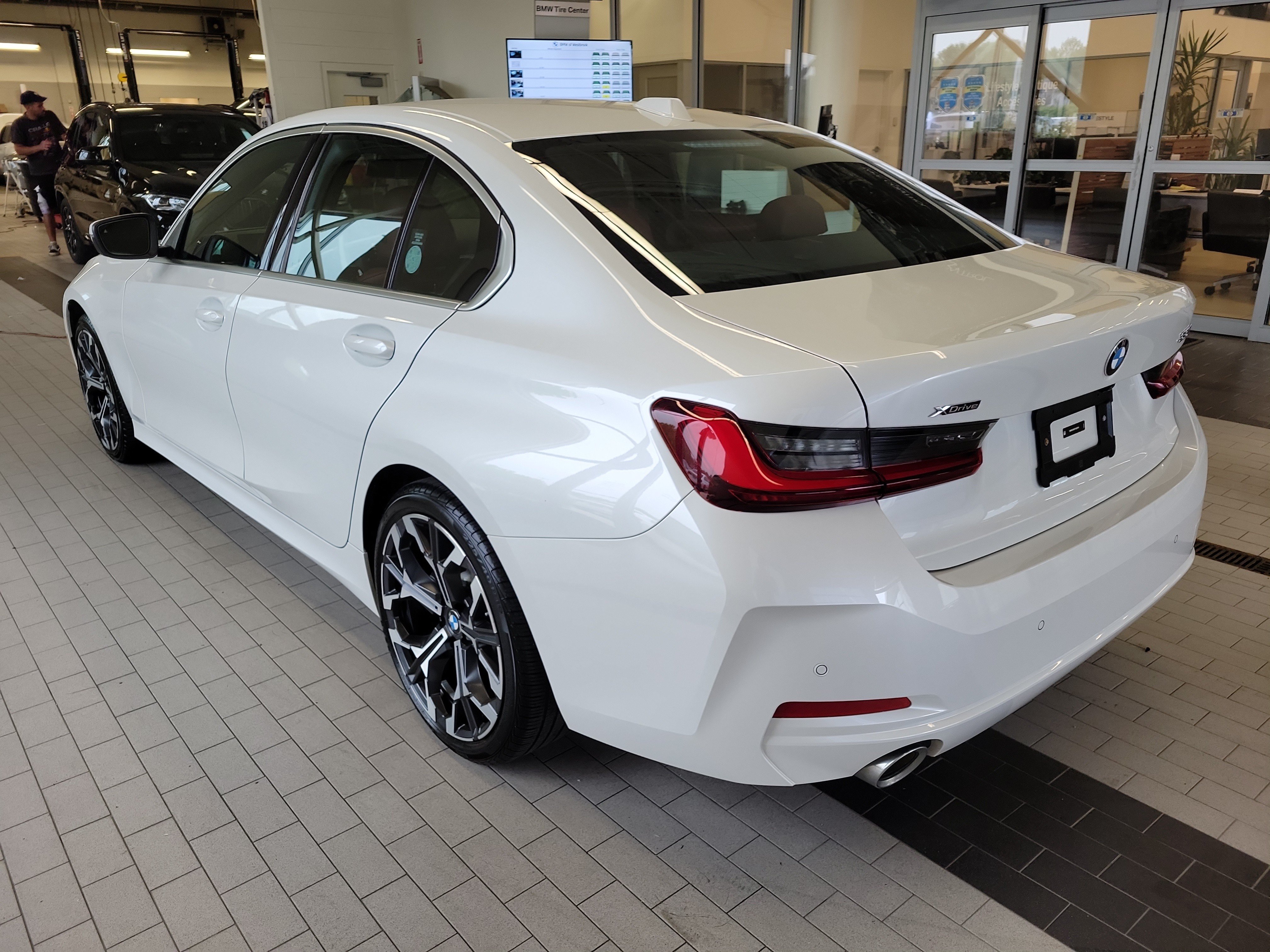 Used 2026 BMW 330i xDrive Sedan AWD/4WD image 7