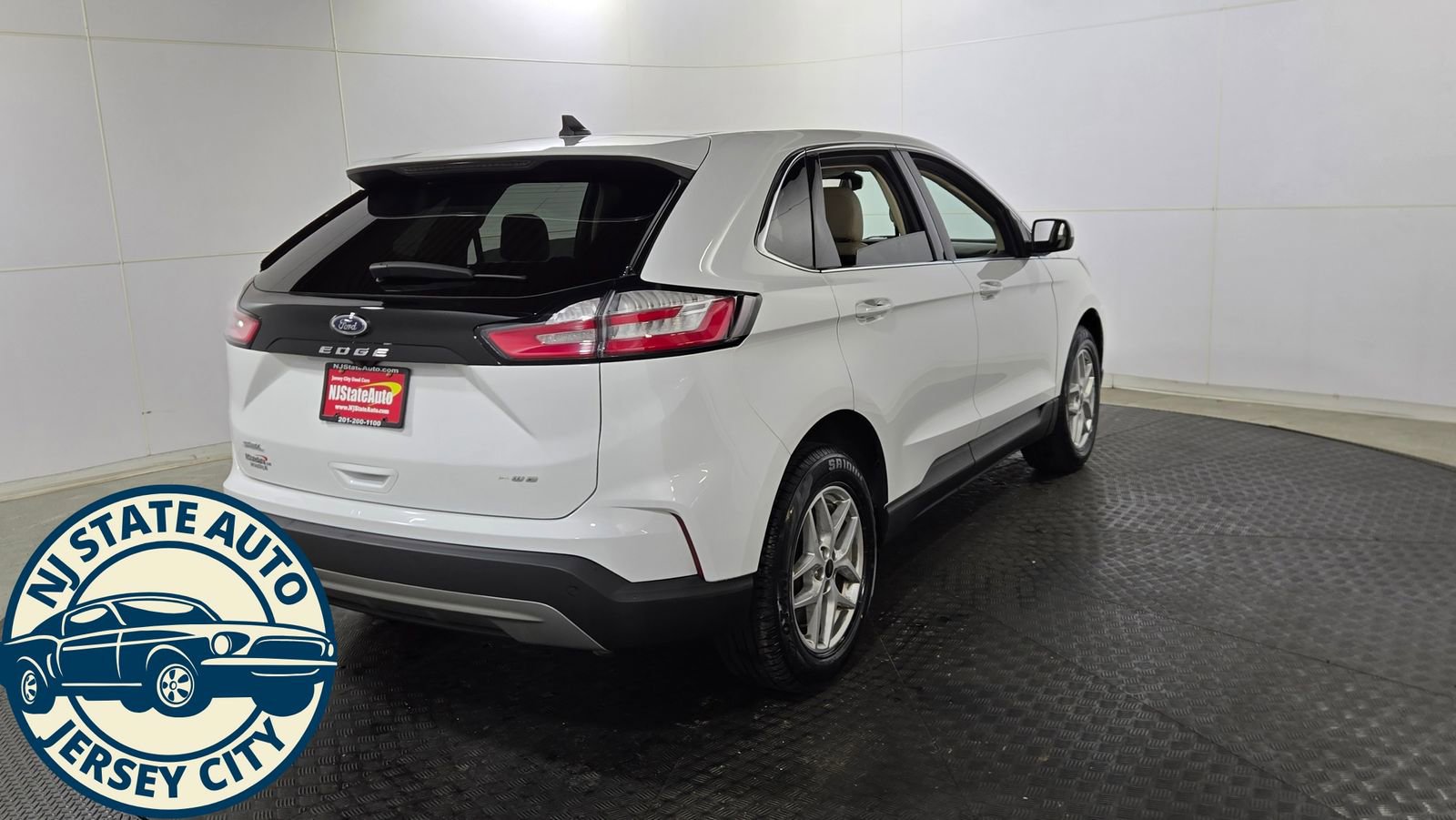 Used 2023 Ford Edge SEL image 7