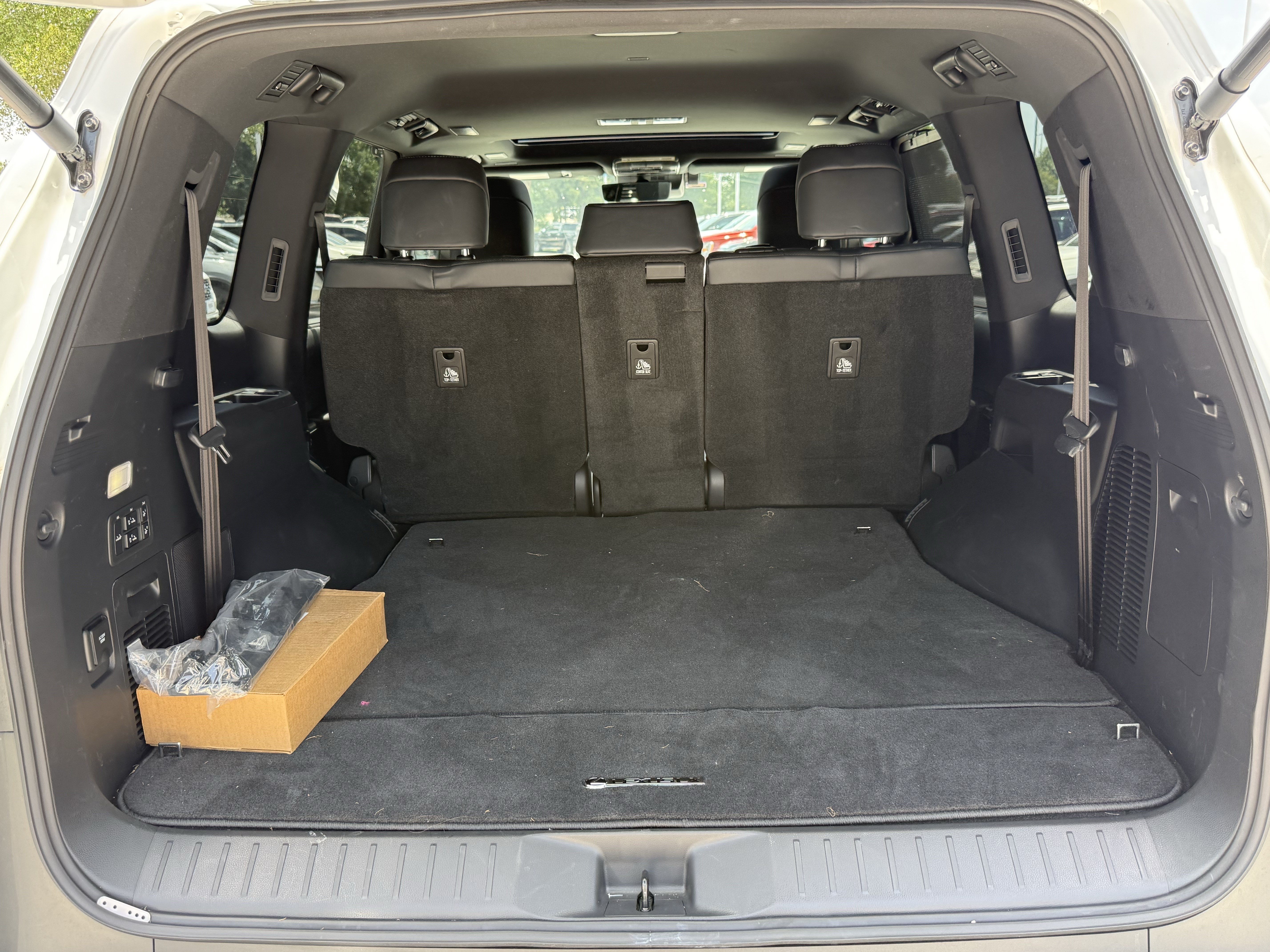 Used 2026 Lexus LX 600 4WD w/ Accessory Package (Z1) image 33