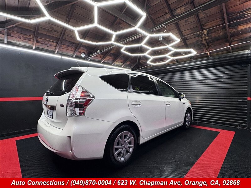 Used 2013 Toyota Prius V Three FWD image 3