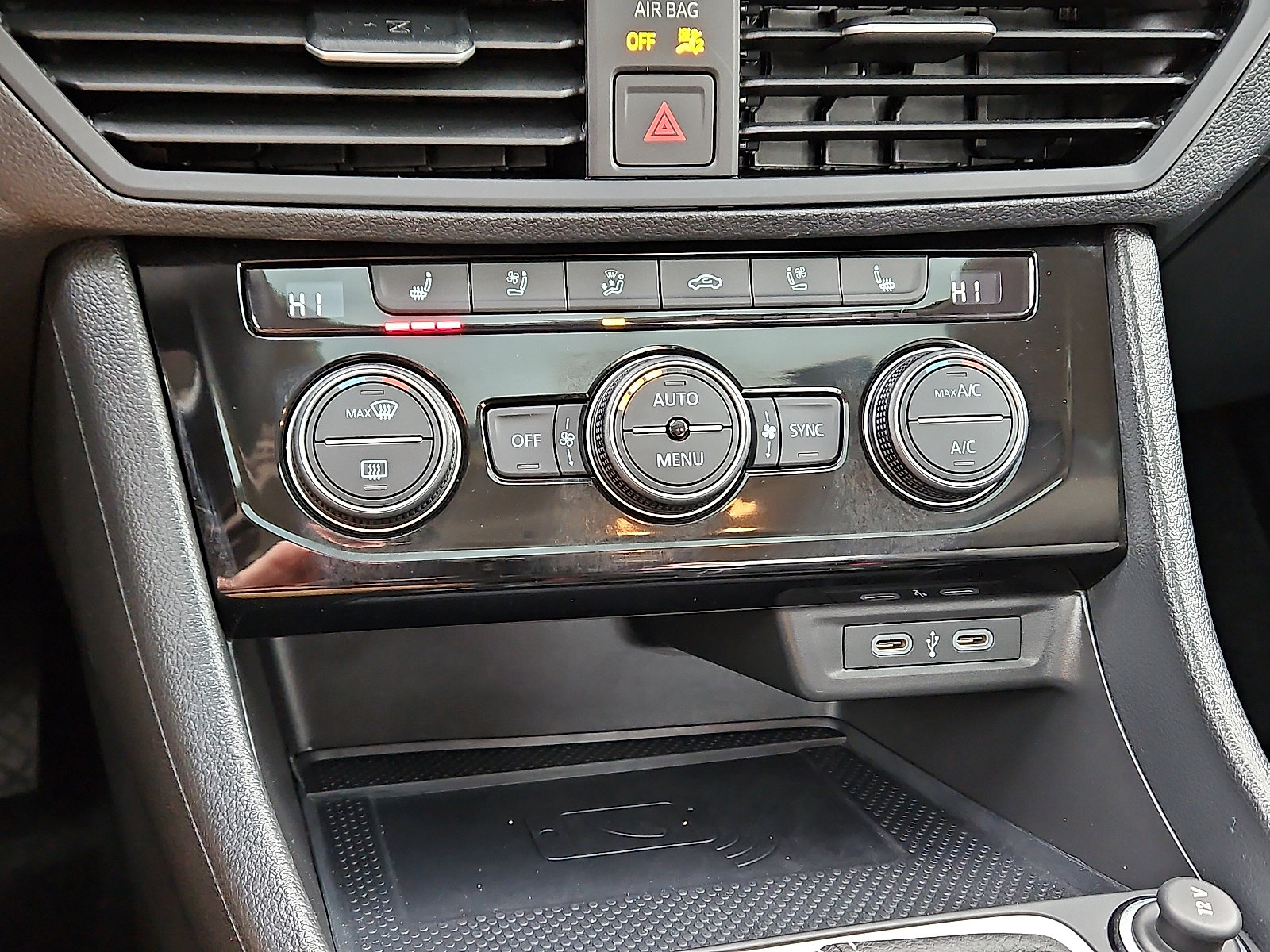 Certified 2024 Volkswagen Jetta SEL image 16