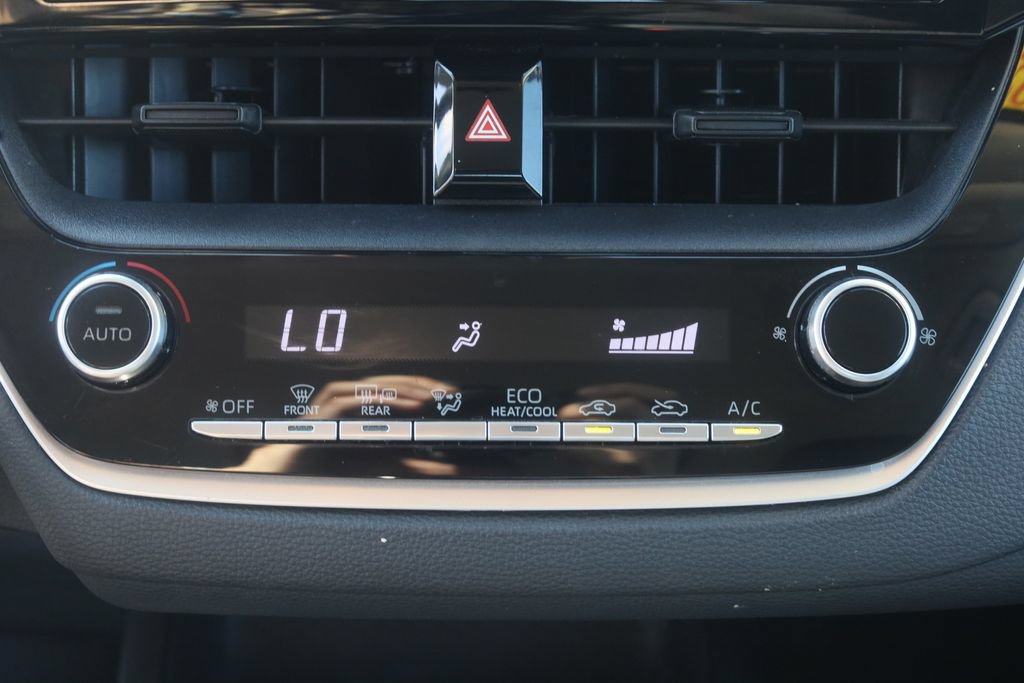 Used 2020 Toyota Corolla LE FWD image 7