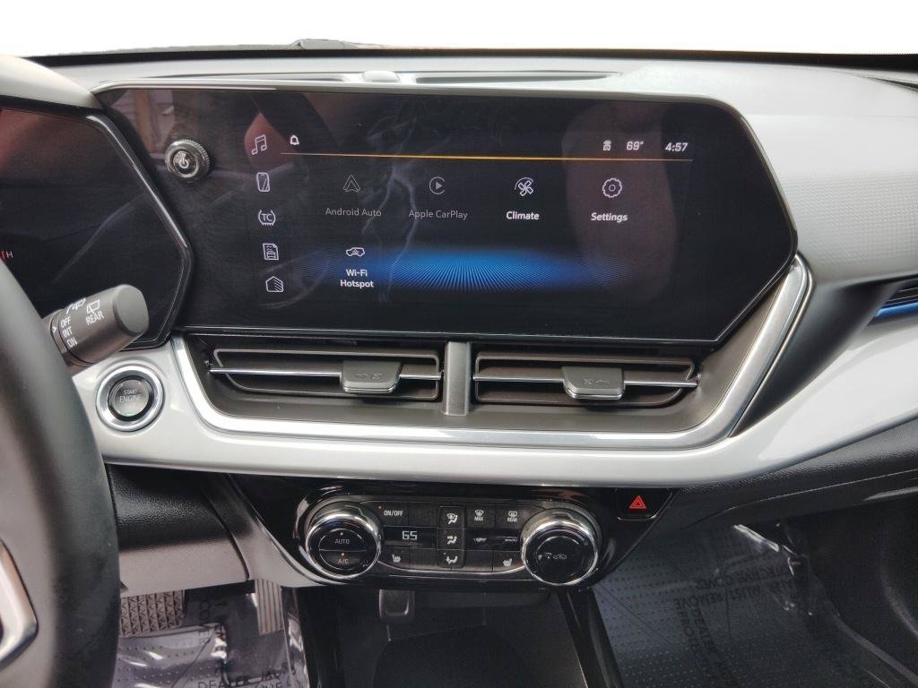Used 2024 Chevrolet Trax LT w/ Driver Confidence Package FWD image 19