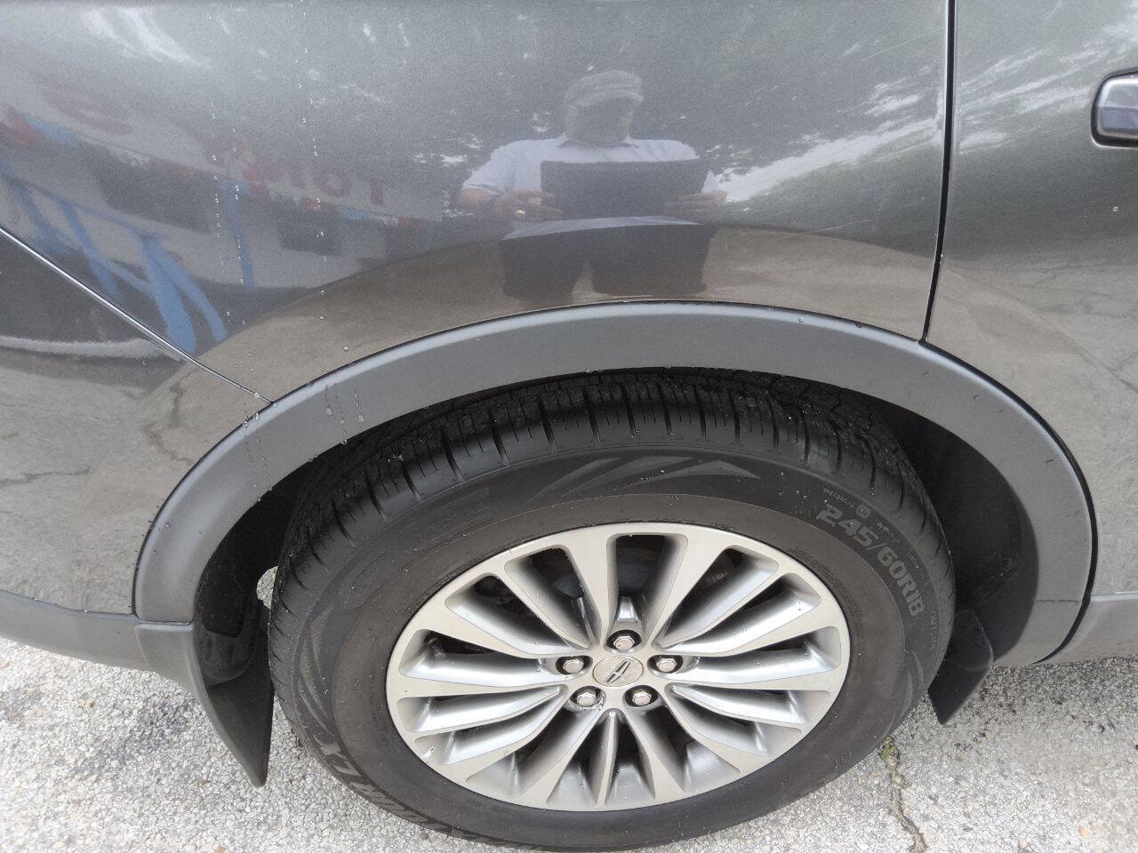 Used 2017 Lincoln MKX Select w/ Select Plus Package FWD image 30