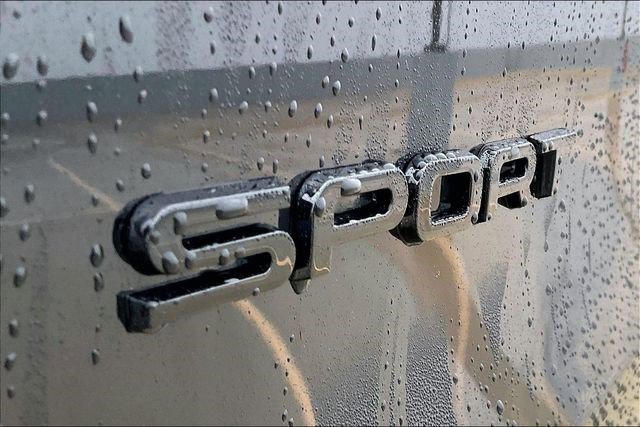 New 2025 Land Rover Range Rover Sport SE image 9