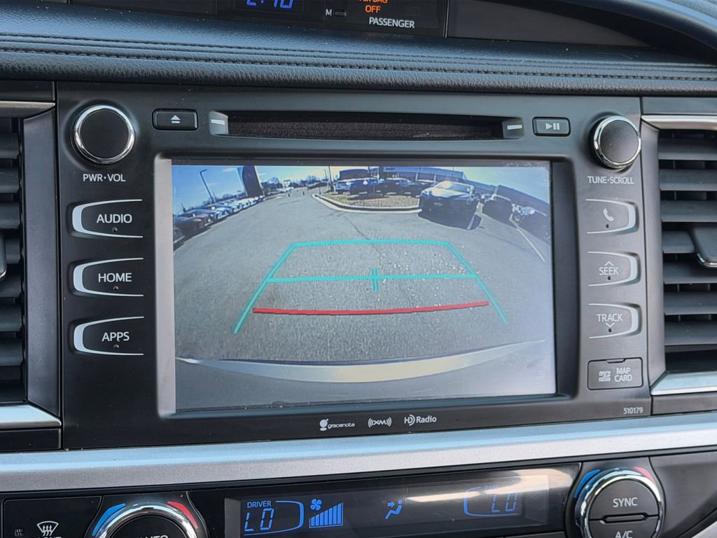 Used 2017 Toyota Highlander XLE w/ Carpet Mat Package image 21