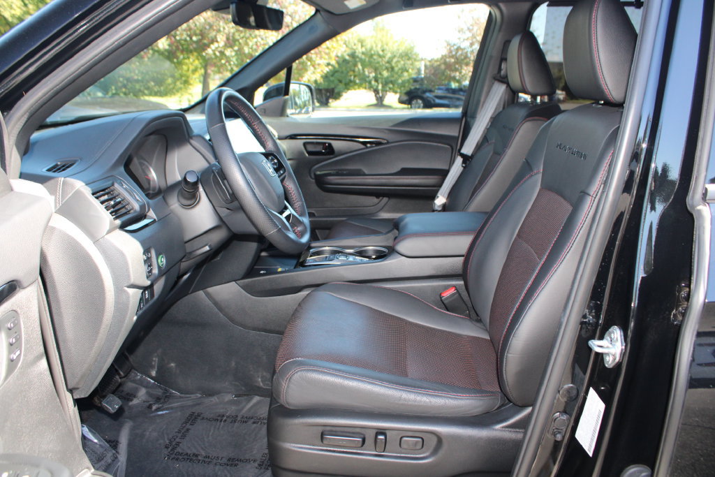 Used 2024 Honda Passport Black Edition image 12