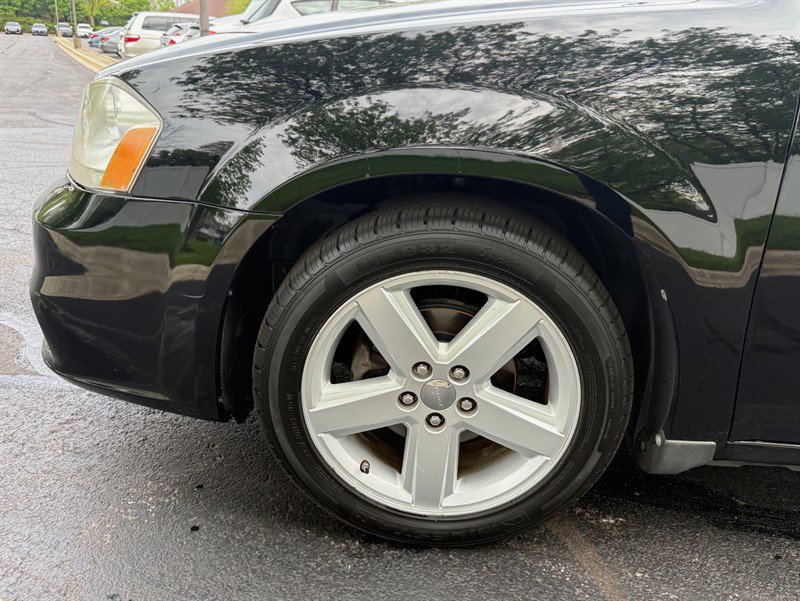 Used 2013 Dodge Avenger SE FWD image 29