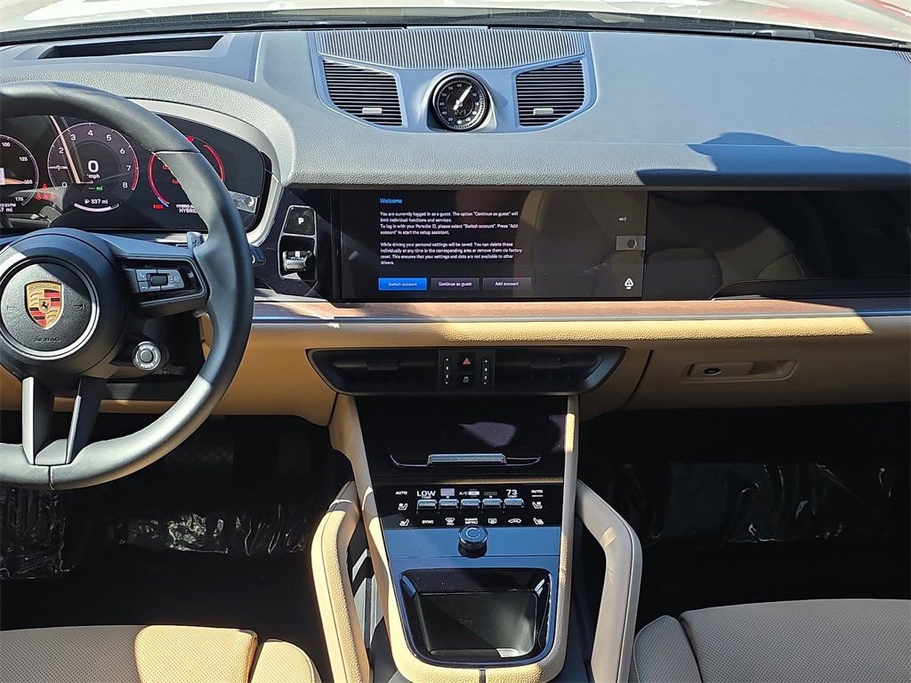 Certified 2025 Porsche Cayenne E-Hybrid image 22