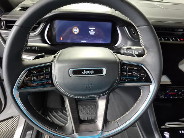 Used 2023 Jeep Grand Cherokee Overland AWD/4WD image 11