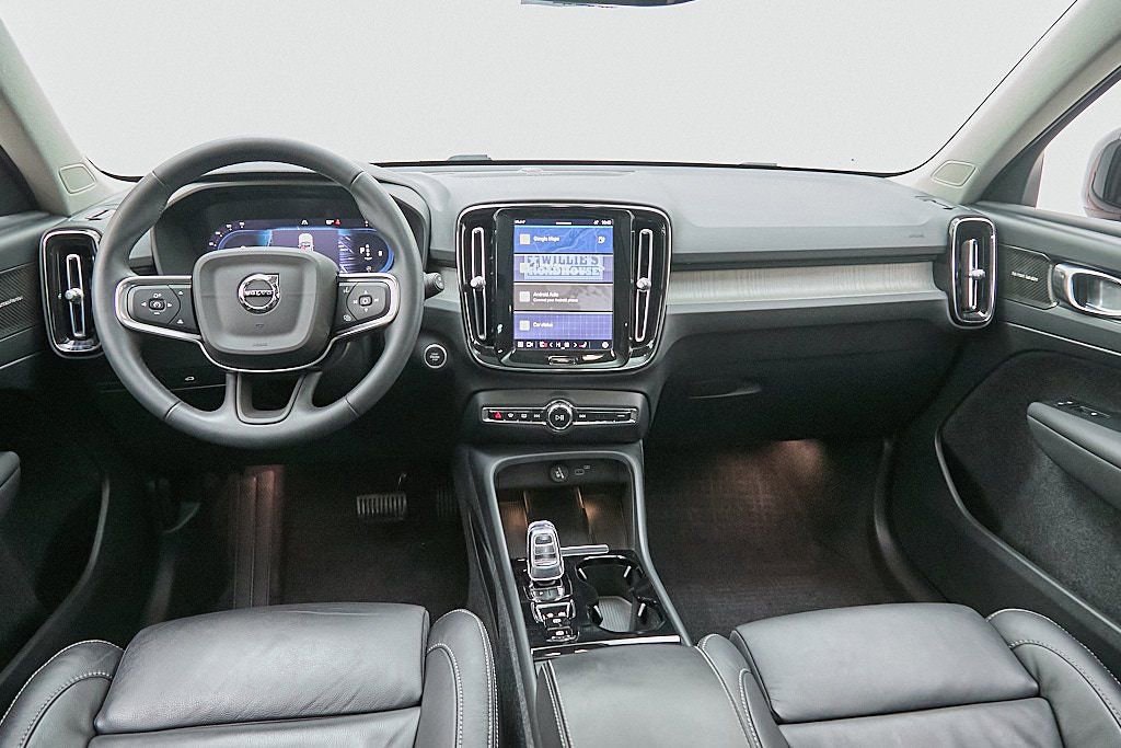 Certified 2023 Volvo XC40 B5 Plus w/ Driver Assist Package image 24