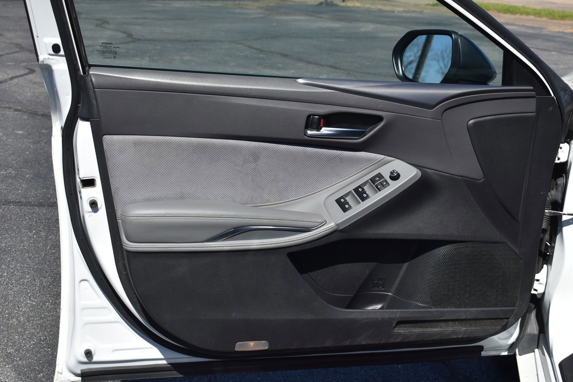 Used 2019 Toyota Avalon XSE w/ All Weather Liner Package image 12