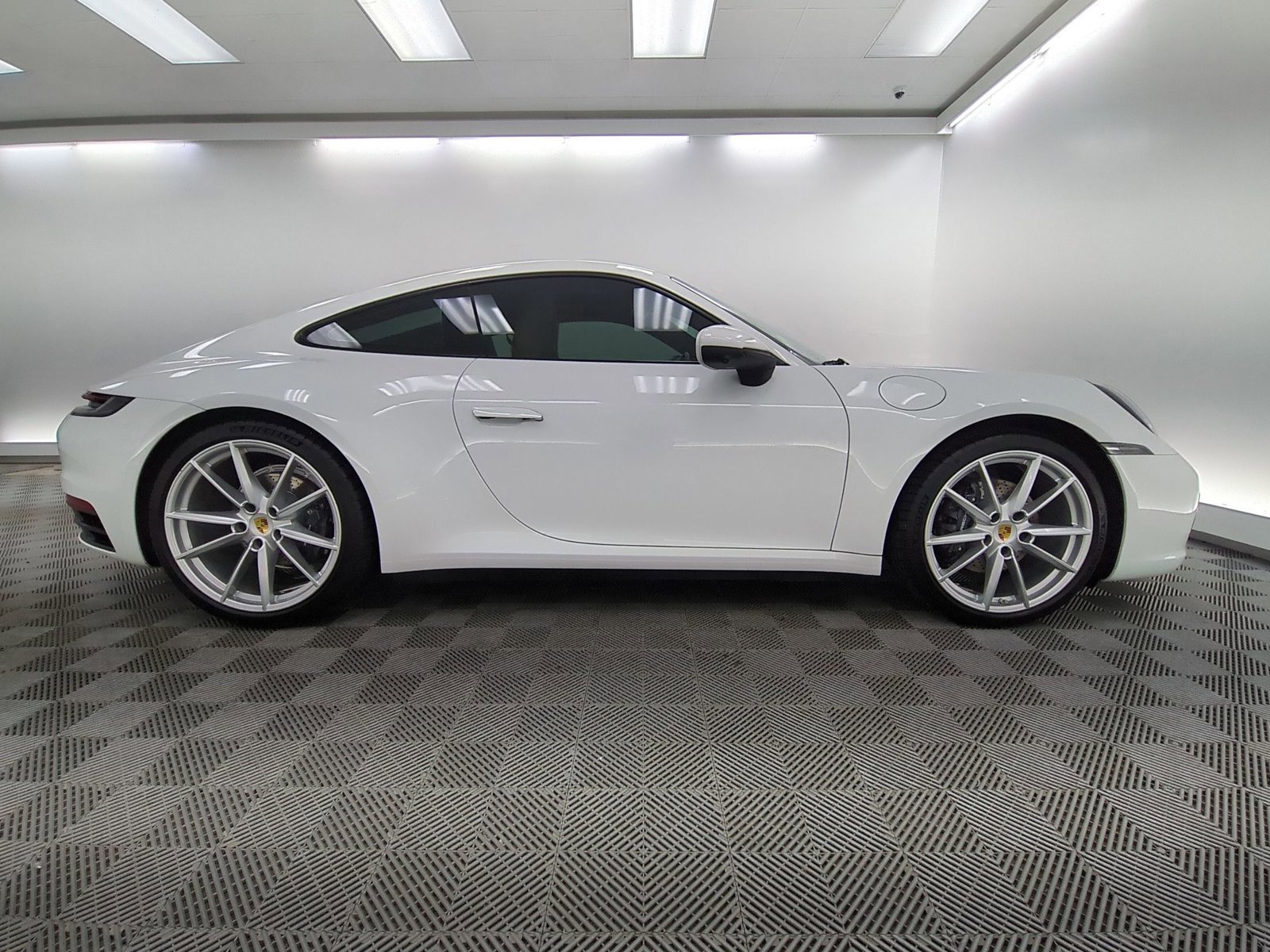 Certified 2022 Porsche 911 Carrera RWD image 8