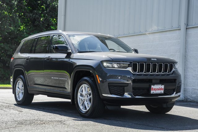 New 2025 Jeep Grand Cherokee L Laredo image 2