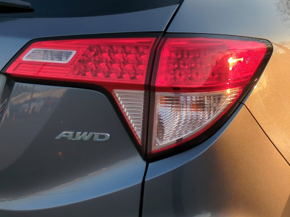 Used 2018 Honda HR-V EX image 31