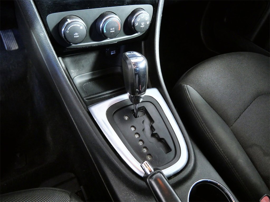 Used 2013 Dodge Avenger SE image 20