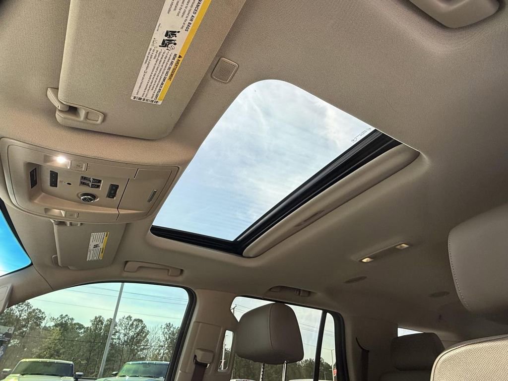 Used 2017 GMC Yukon SLT image 13