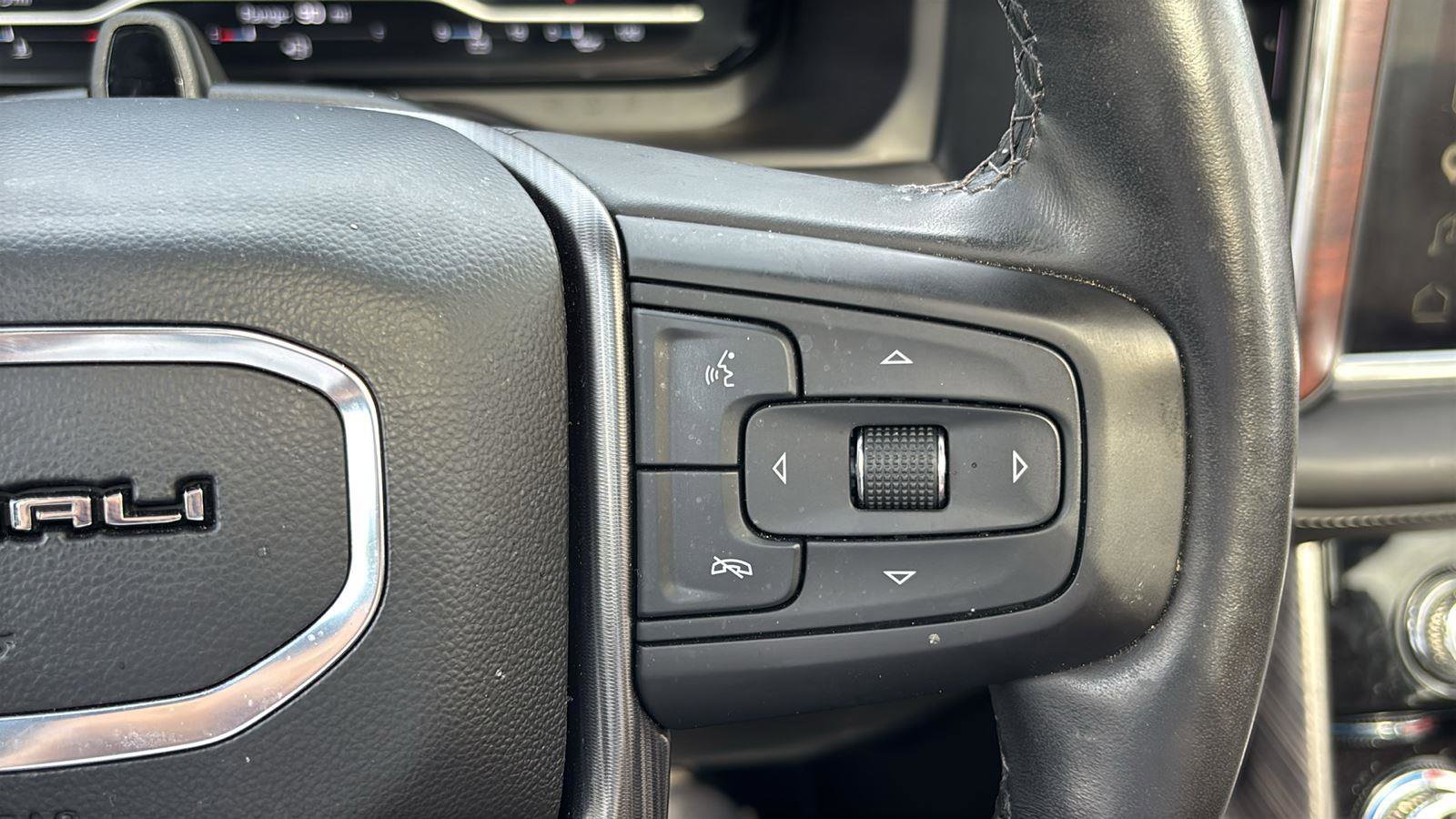 Certified 2023 GMC Yukon Denali Ultimate image 31