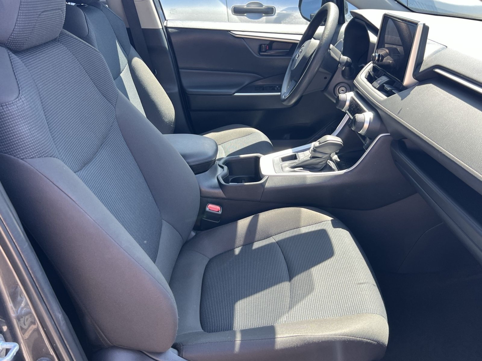 Used 2025 Toyota RAV4 LE AWD/4WD image 34