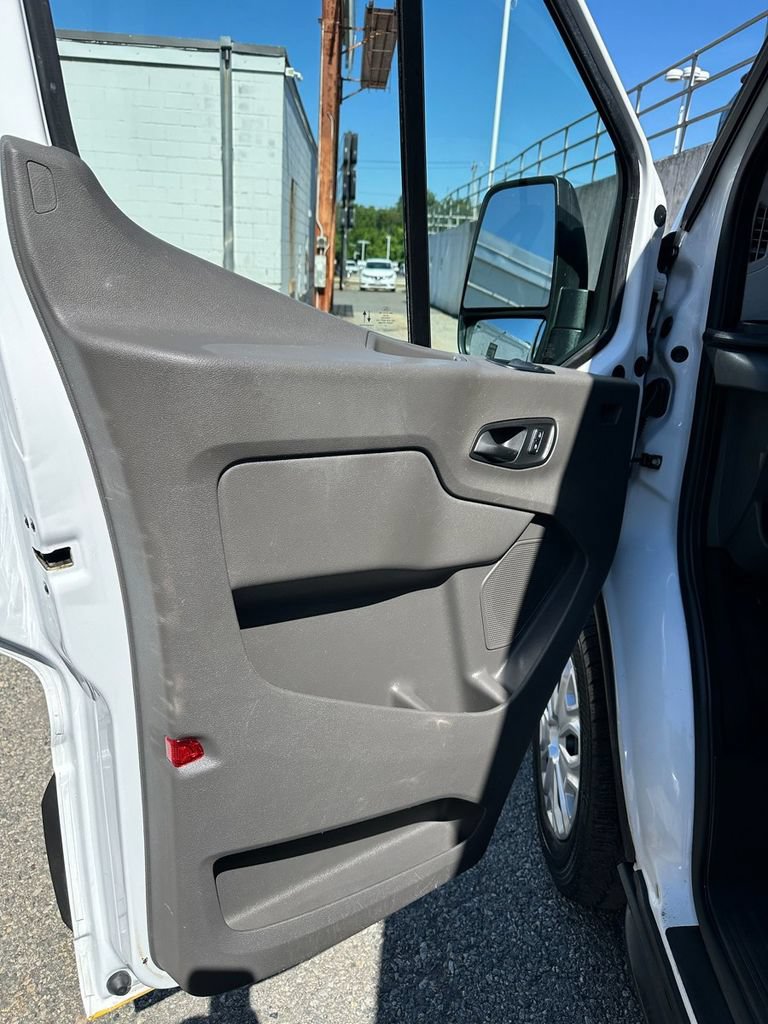 Used 2023 Ford E-Transit Medium Roof RWD image 7