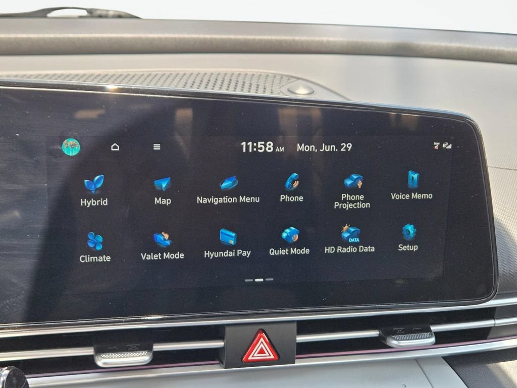 Certified 2025 Hyundai Elantra Limited FWD image 24