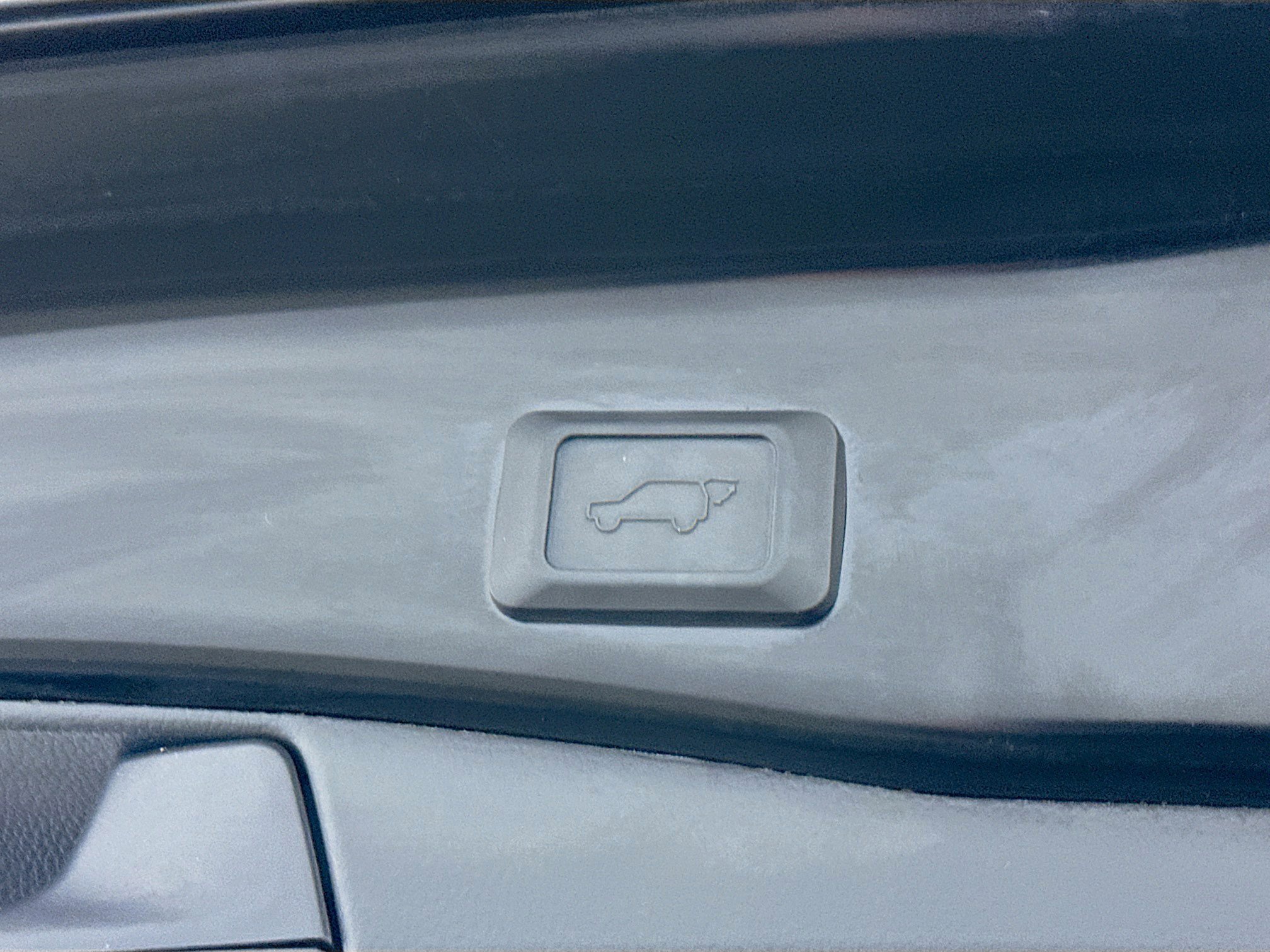 Used 2025 Toyota RAV4 XLE image 32