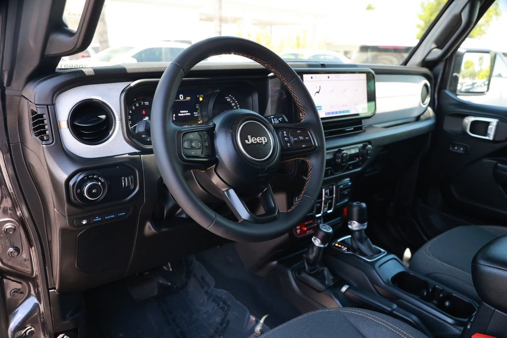 Used 2024 Jeep Wrangler Unlimited AWD/4WD image 16