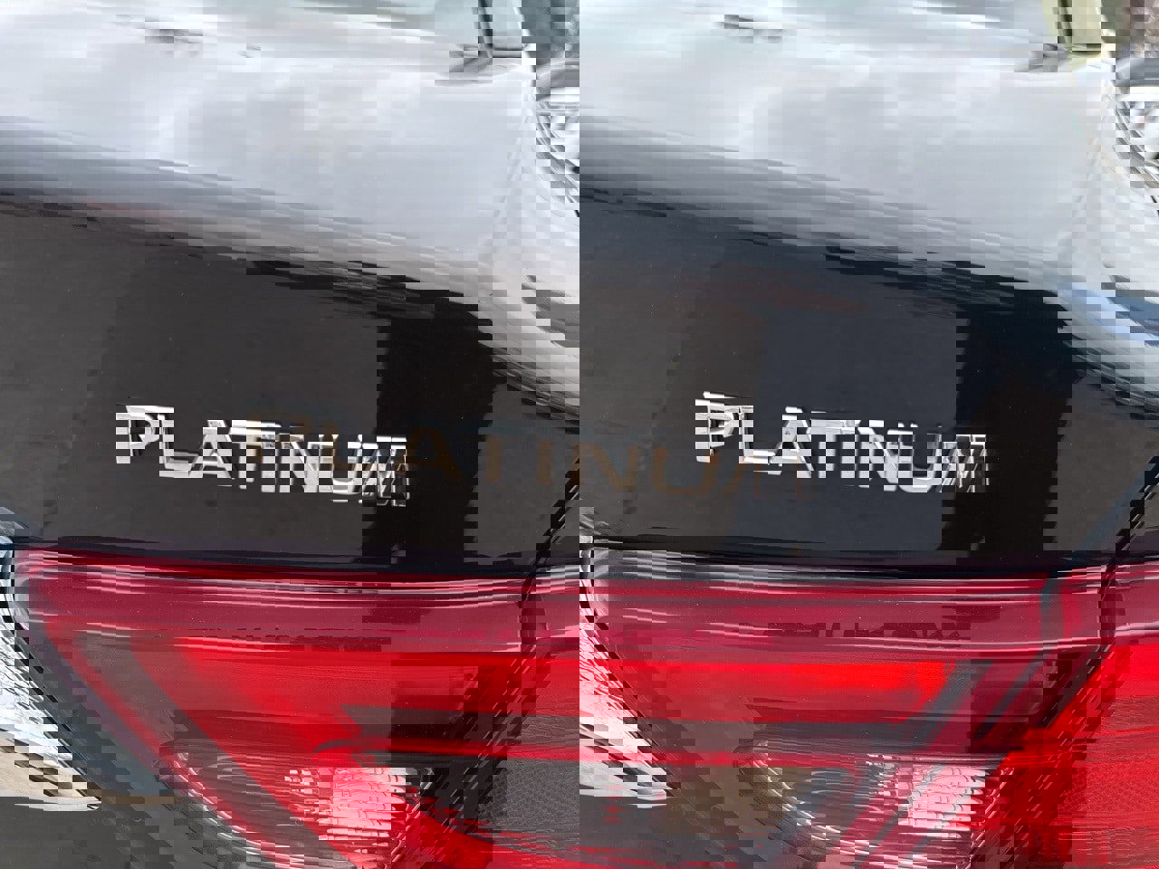 Used 2017 Nissan Maxima Platinum image 6