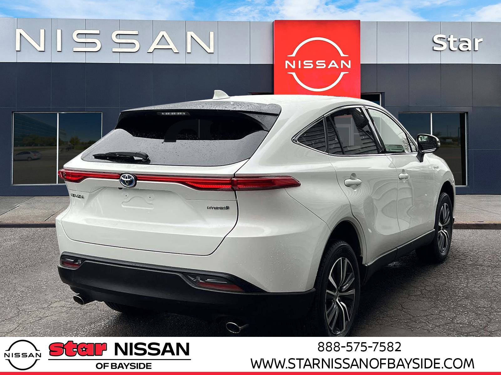 Used 2021 Toyota Venza LE image 6