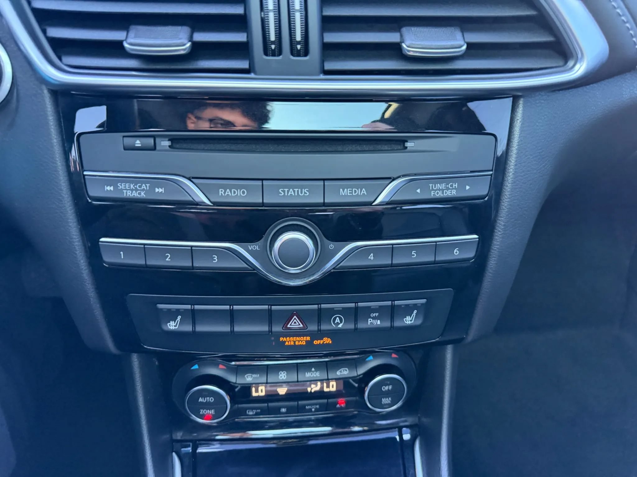 Used 2018 INFINITI QX30 Premium w/ Navigation Package AWD/4WD image 16