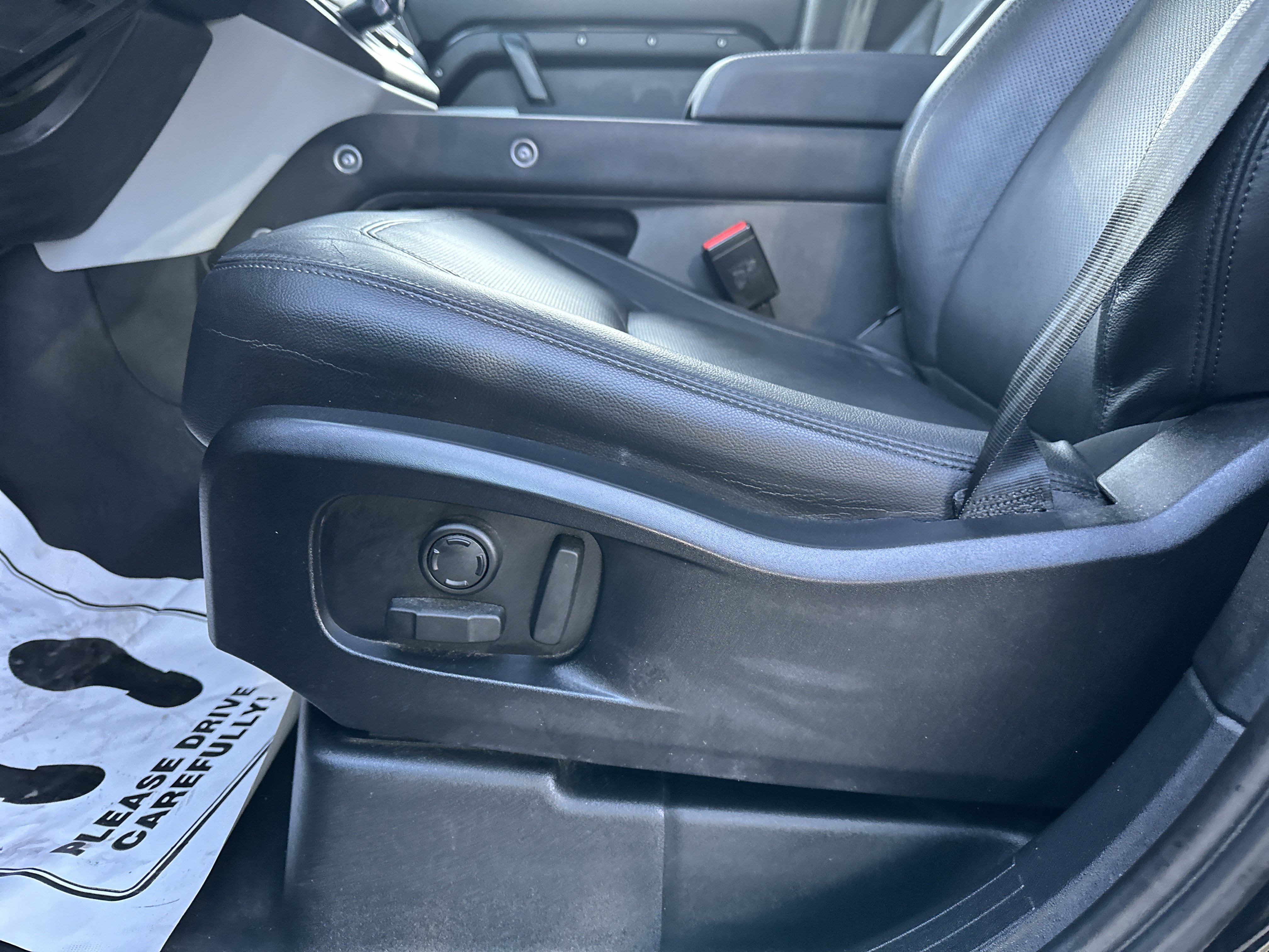 Used 2023 Land Rover Defender 110 S image 13