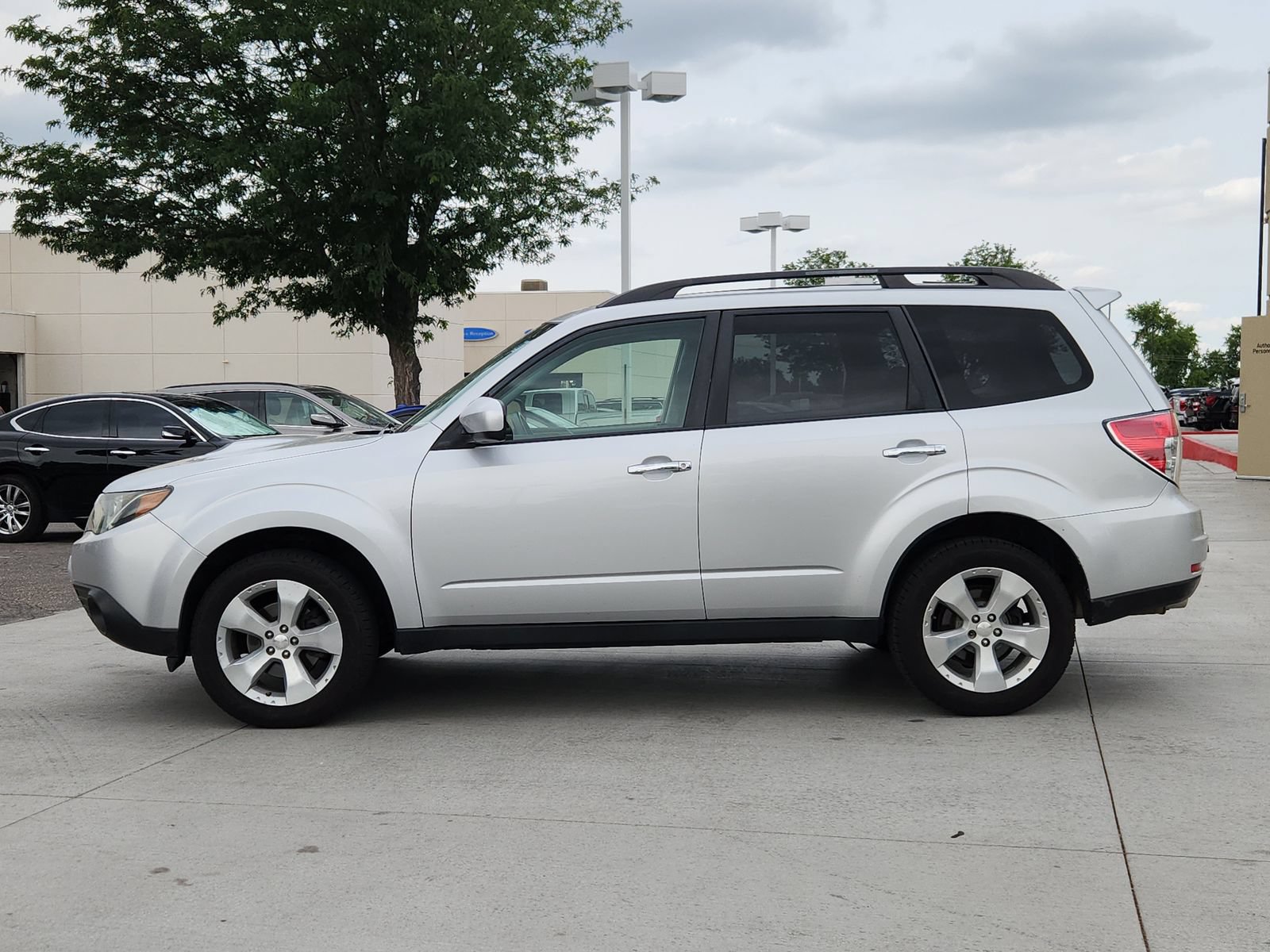 Used 2010 Subaru Forester 2.5XT Premium AWD/4WD image 2