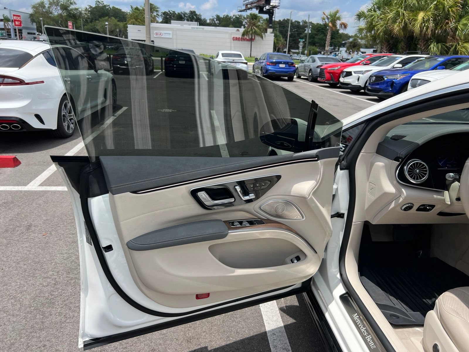 Used 2022 Mercedes-Benz EQS 580 4MATIC Sedan image 30