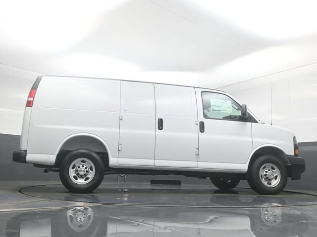 New 2026 Chevrolet Express 2500 w/ Driver Convenience Package image 32