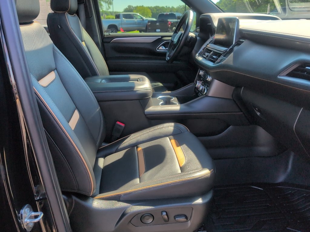 Used 2023 GMC Yukon AT4 w/ AT4 Premium Package AWD/4WD image 19